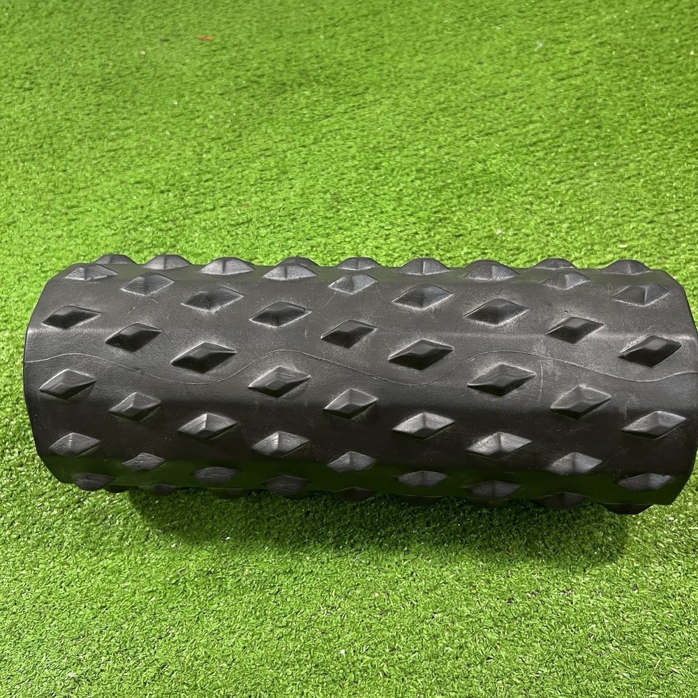 Trigger Point Performance Carbon Deep Tissue Foam Roller Black Red EUC - Picture 4 of 5